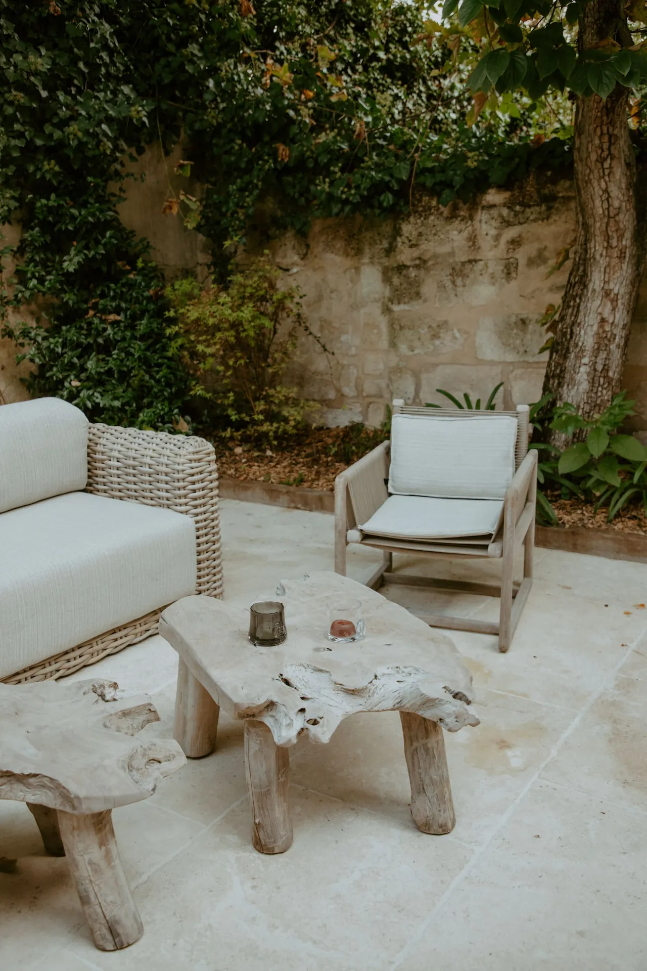 Outdoor lounge for conferences and meetings in Bordeaux