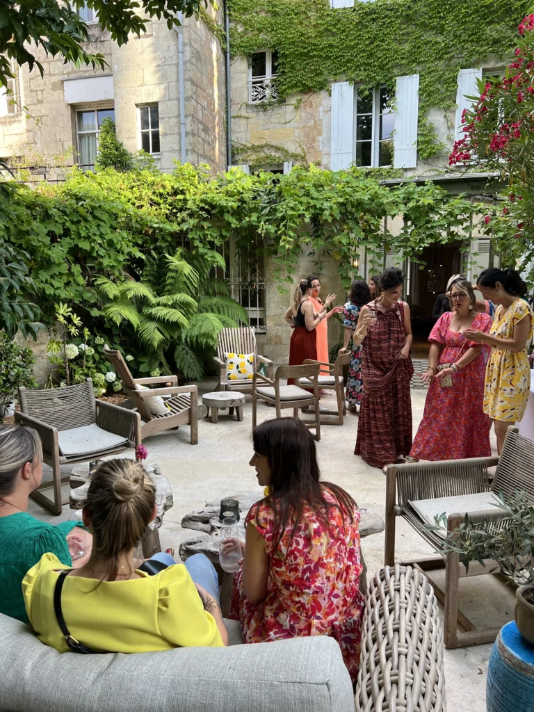 Cousinade à Maison Mandel, moment en famille en extérieur