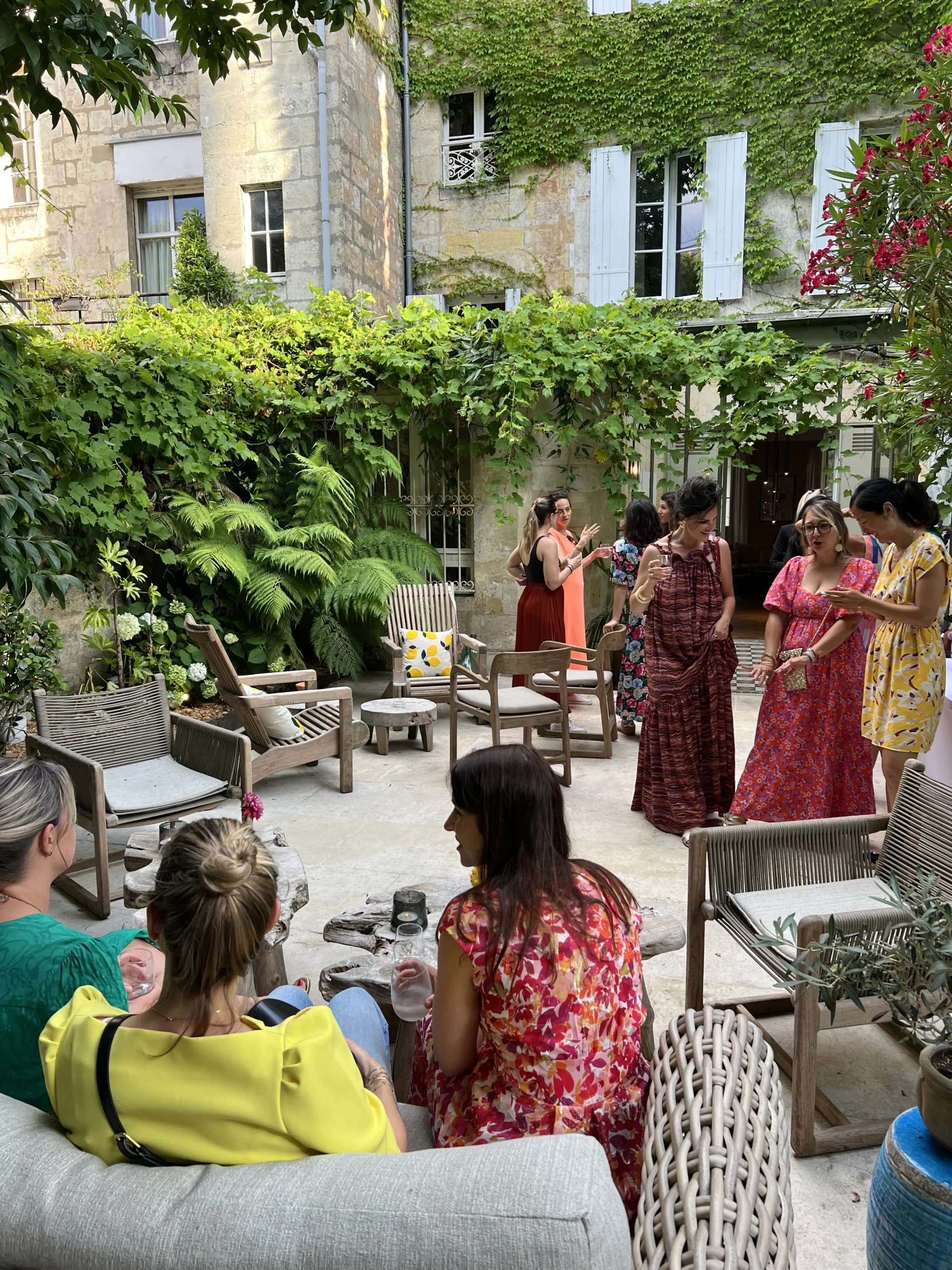 Cousinade à Maison Mandel, moment en famille en extérieur