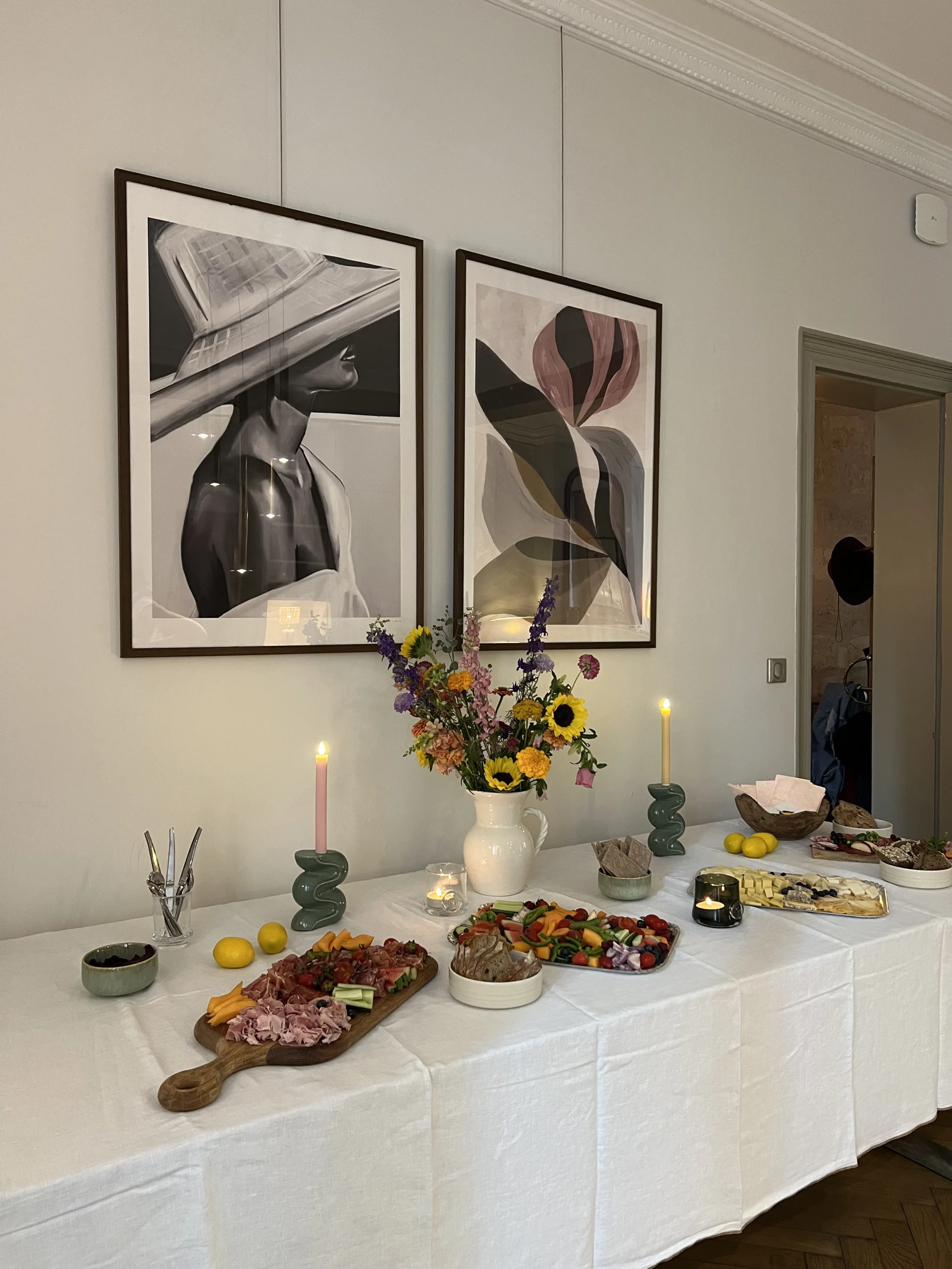 Table dressée pour un événement en famille à Maison Mandel